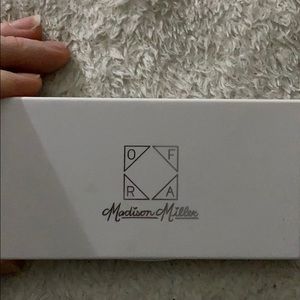 Unused blush/highlighter pallet by OFRA cosmetics!